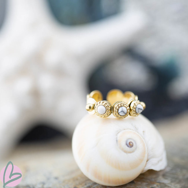 Biba  ring met witte rondjes