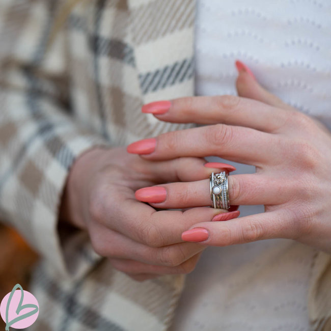 IXXXI Complete ring Zeeuwse knop wit steentje