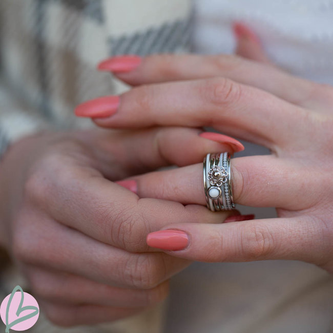 IXXXI Complete ring Zeeuwse knop wit steentje