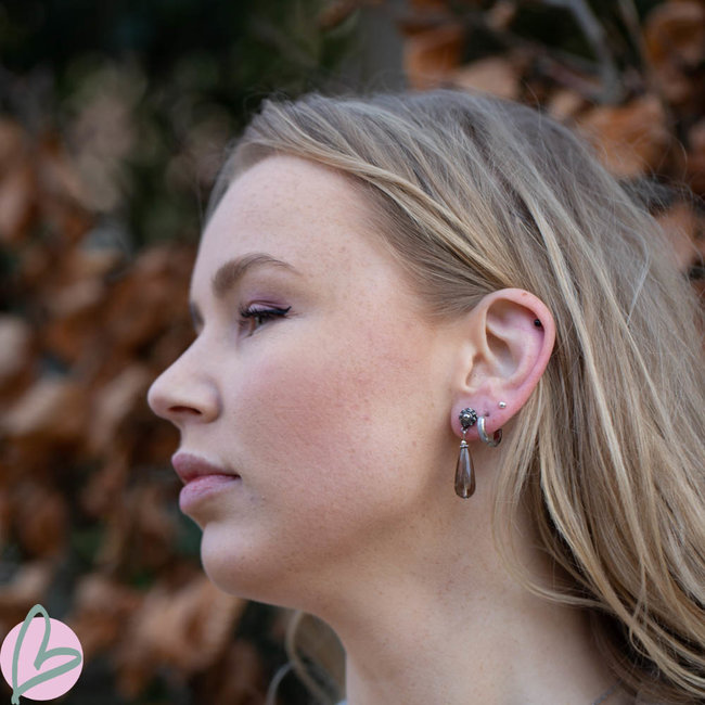 Zeeuws oorstekers zeeuwse knopmet een bruintint druppel