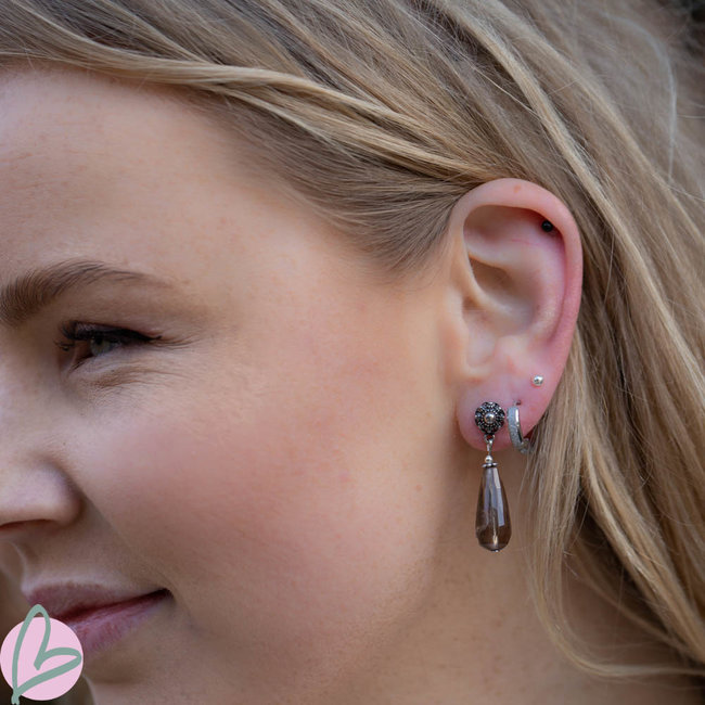 Zeeuws oorstekers zeeuwse knopmet een bruintint druppel