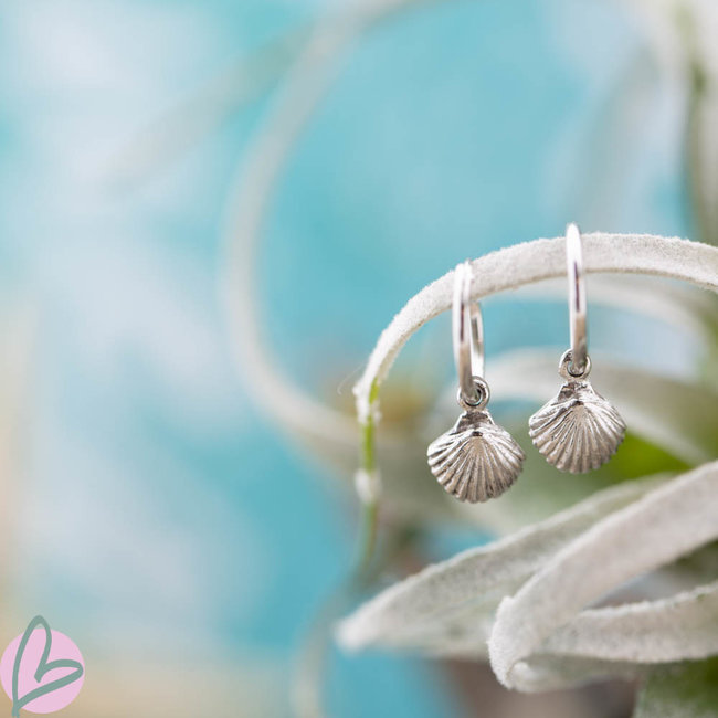 KARMA Echt zilver oorringen schelp