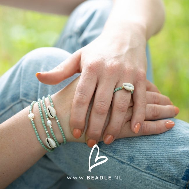 Beadle Mint groen schelp ring