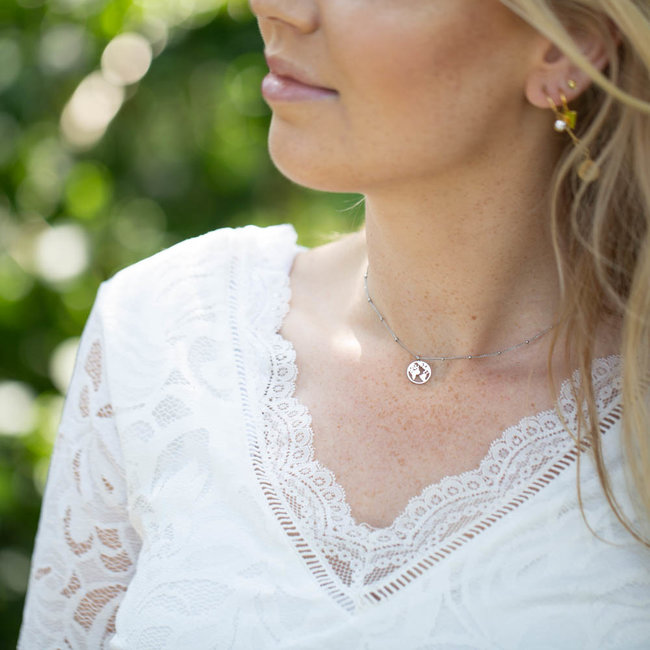 Day & Eve by Go Dutch Label Ketting staal zilver wereldbol aarde