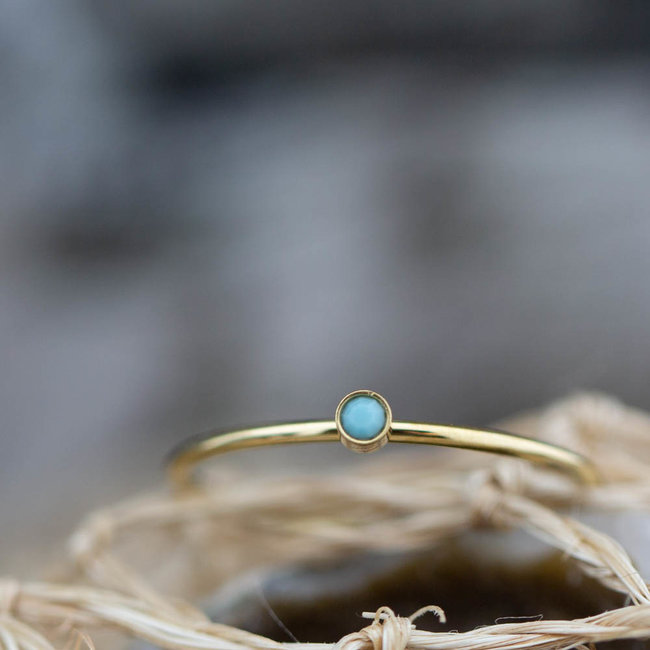 Stylish shine bright turquoise goud ring
