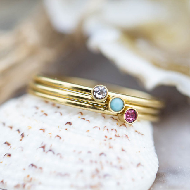 Stylish shine bright turquoise goud ring