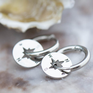 Day & Eve  Zilver oorringen met kompas