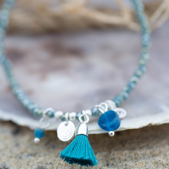 Biba Armband turquoise met kwastje en muntje