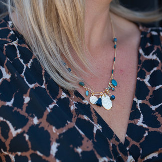 Biba Goud schakelketting met teal blauwe bedels