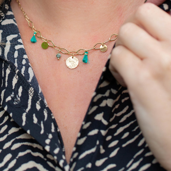 Ketting goud schakels muntje en kwast groen
