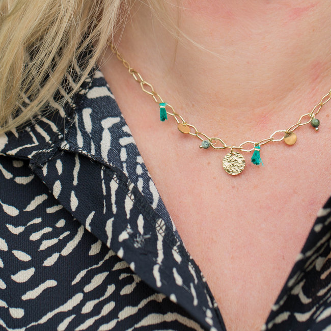 Day & Eve by Go Dutch Label Ketting goud schakels muntje en kwast groen