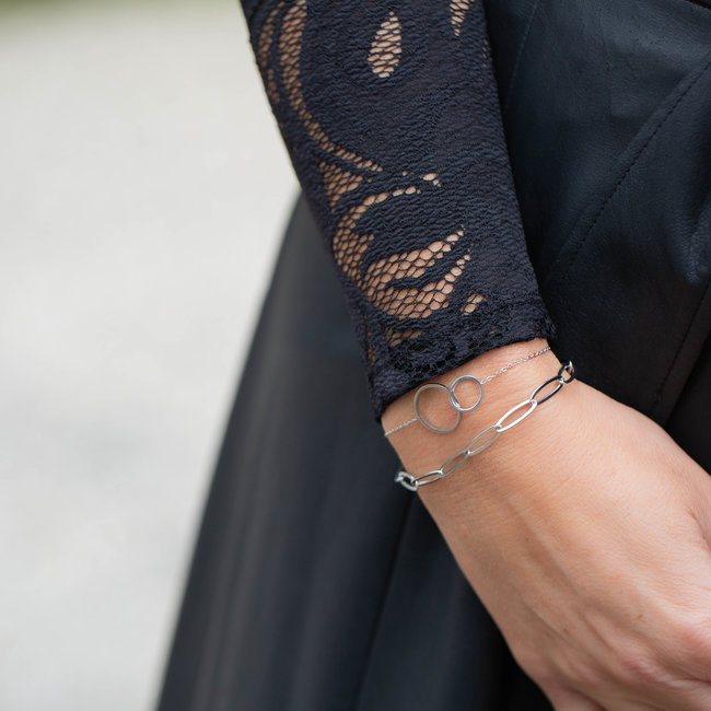 zilver armband schakels en zilver armband met rondjes