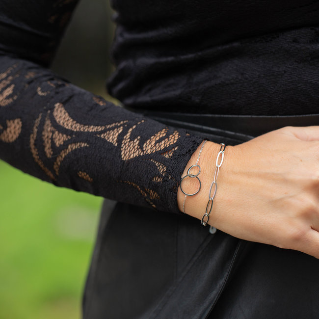 Day & Eve by Go Dutch Label zilver armband schakels en zilver armband met rondjes