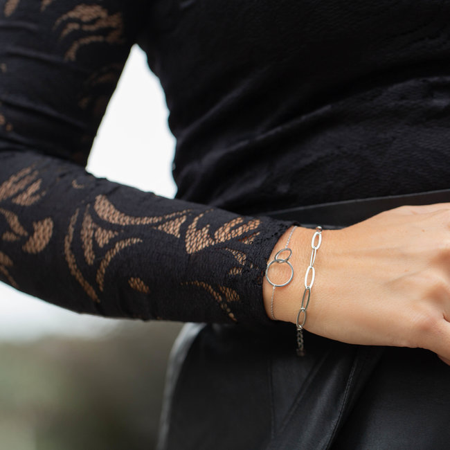 Day & Eve by Go Dutch Label zilver armband schakels en zilver armband met rondjes