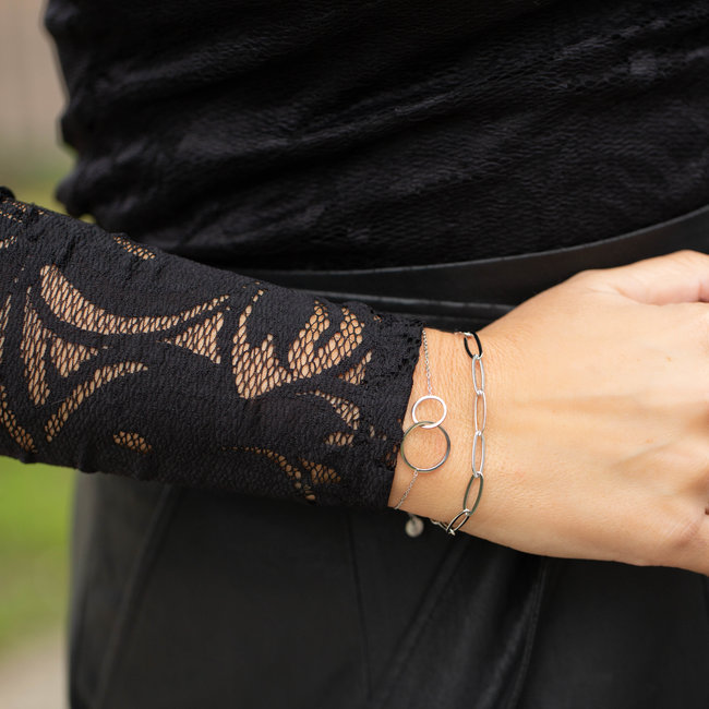 Day & Eve by Go Dutch Label zilver armband schakels en zilver armband met rondjes