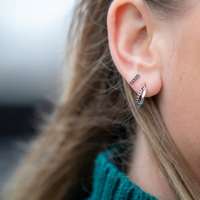 Echt zilver Oorbellen half hoop of tube zwarte zirconia