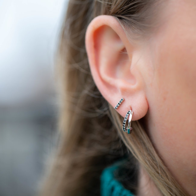 Echt zilver Oorbellen half hoop of tube zwarte zirconia