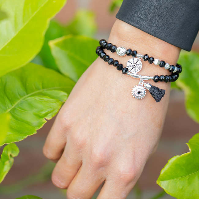 Zwarte armbandenset met bedels