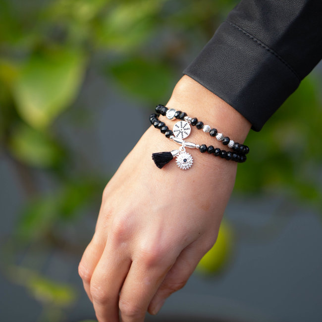 Zwarte armbandenset met bedels