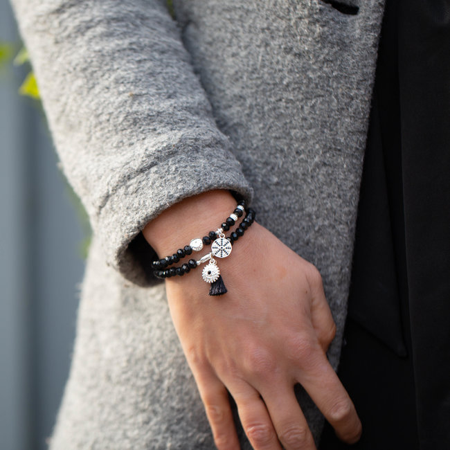 Zwarte armbandenset met bedels