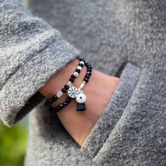 Zwarte armbandenset met bedels