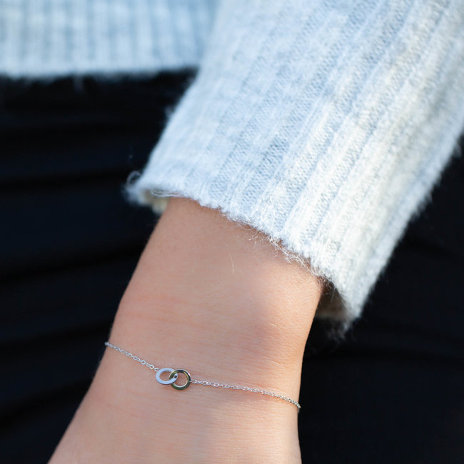 Day & Eve  Zilver armband twee cirkels
