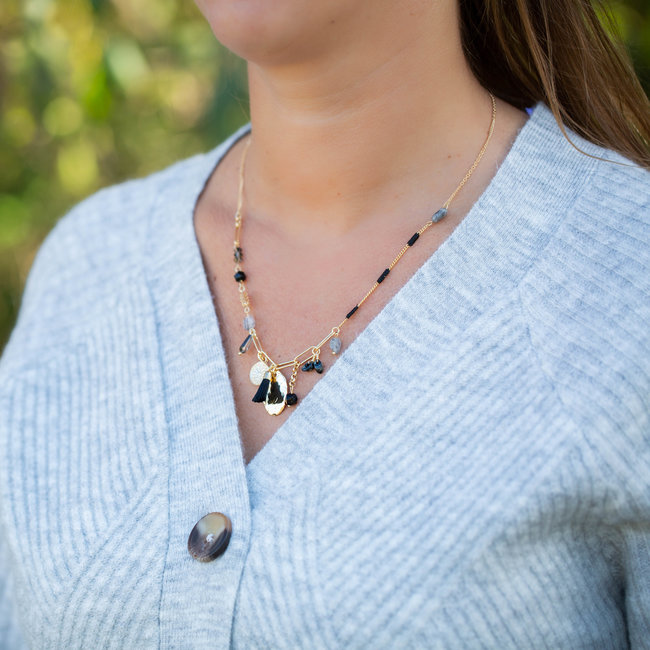 Biba Goud schakel ketting met zwarte bedels