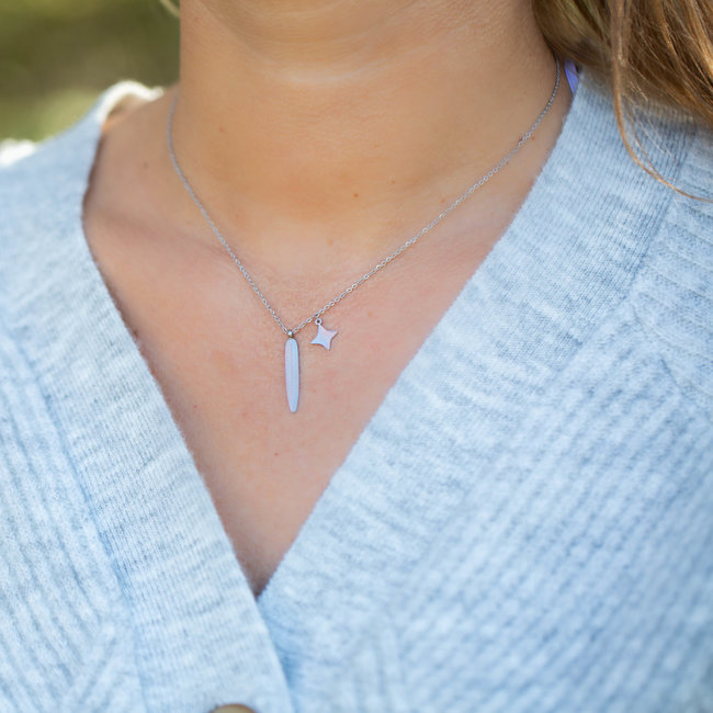 Zilver ketting met veer en ster
