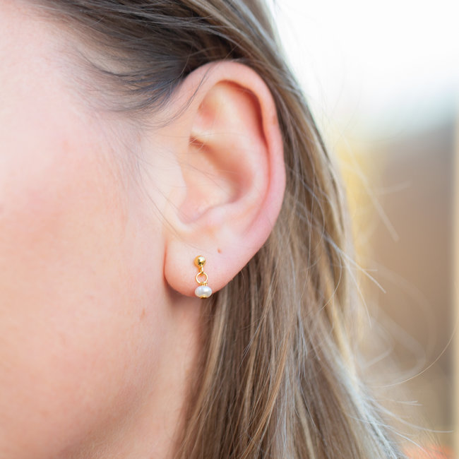 KARMA Hanging Symbols Dot Pearl Goldplated