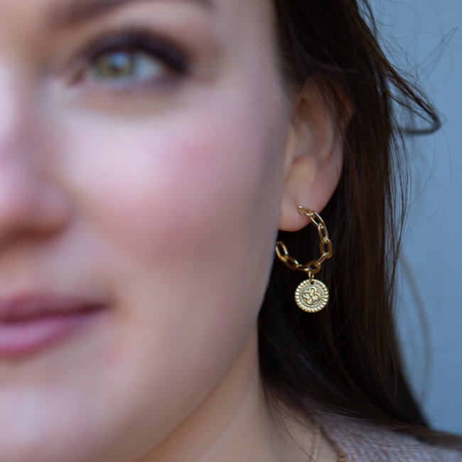 Day & Eve by Go Dutch Label Goud schakeloorbellen met muntje