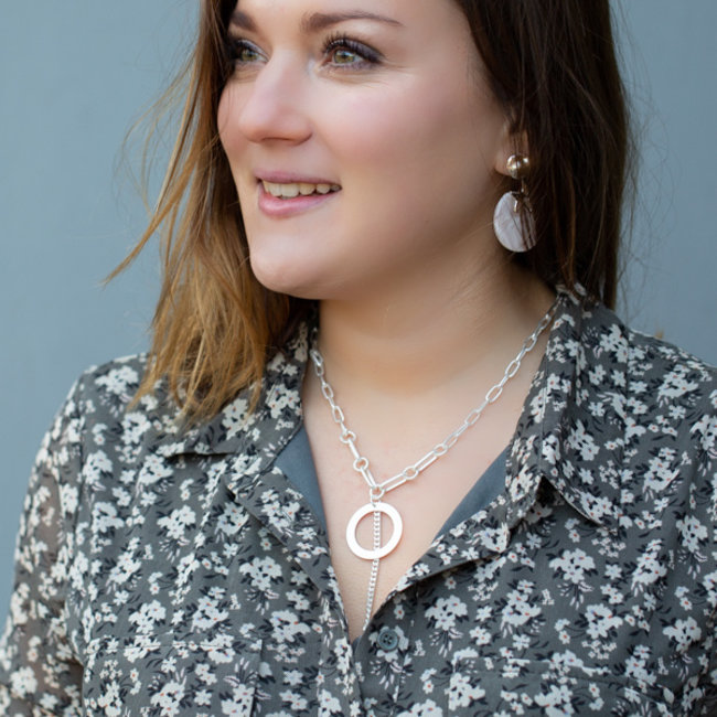 Matzilver schakelketting met ronde hanger