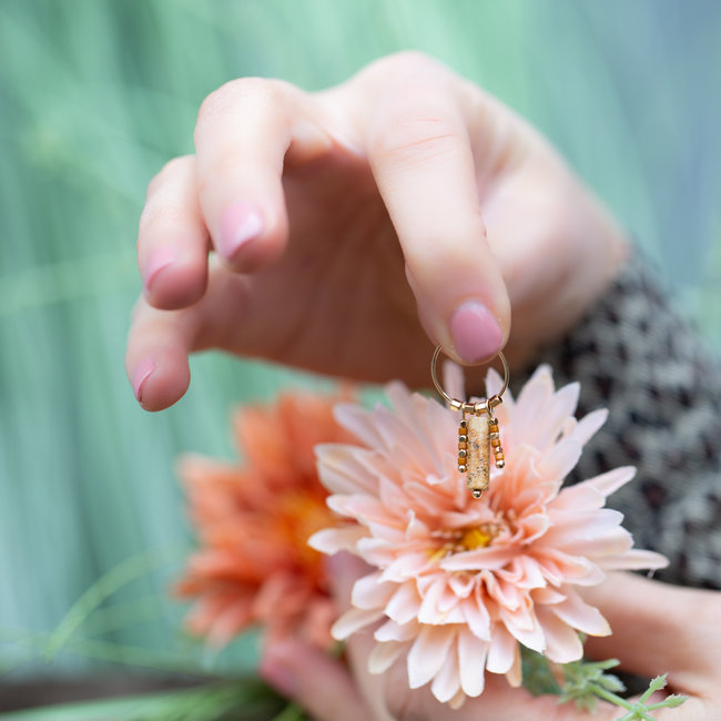 Biba Oorbellen natuursteen bruin