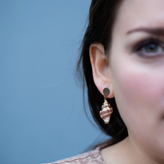 Day & Eve  Schelp goud oorbellen