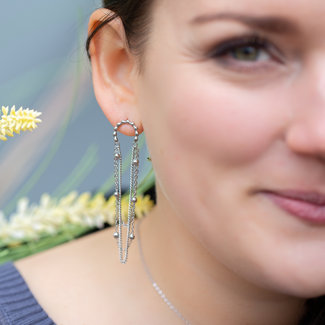 Day & Eve  Zilver bolletjes oorstekers met kettinkjes