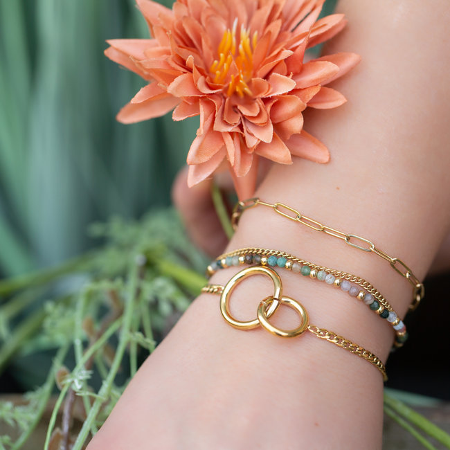 Day & Eve  Goud armbandje schakels en groene steentjes