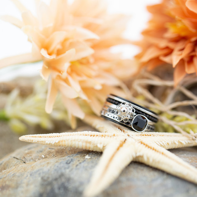 IXXXI Complete ixxxi ring zilver zeeuwse knop en zwarte steen