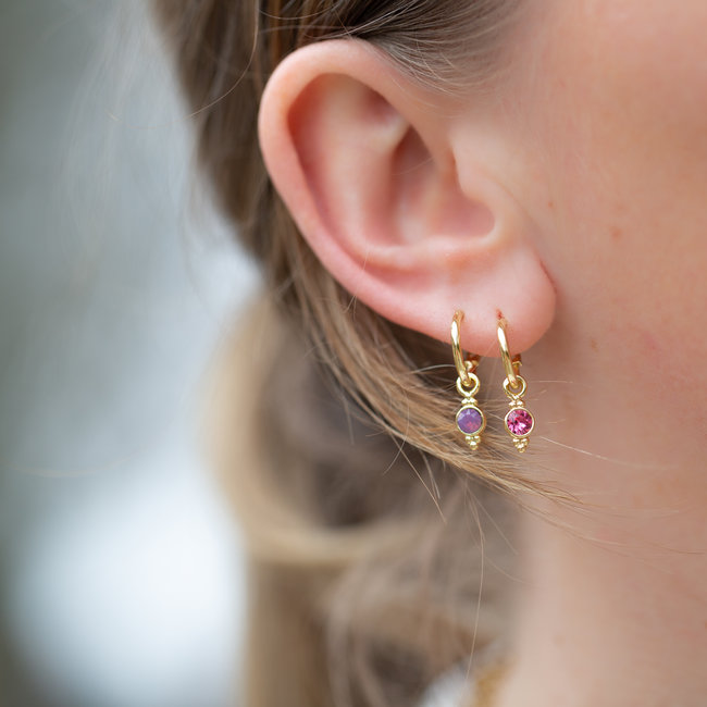 Biba gouden oorringen met een crystal steen in lila en donkerroze
