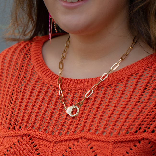 Goud schakelketting met handboei slot