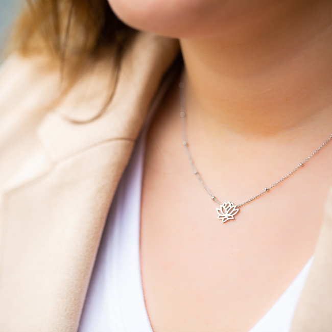 Day & Eve  Zilveren ketting met lotusbloem