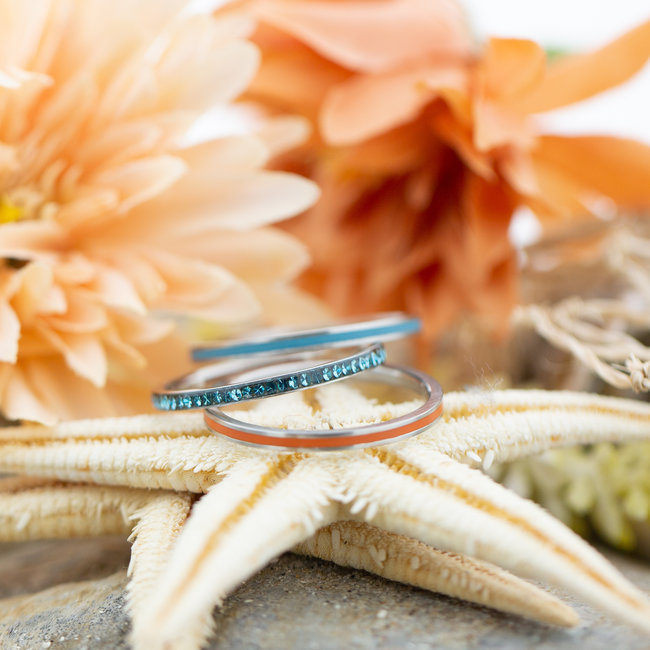 Line turquoise, zwart, grijs , wit, blauw en groen
