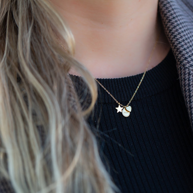 Gouden ketting met mum, sterretje en hartje