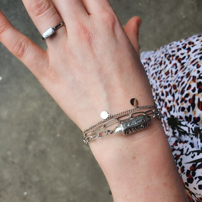 zilver tekst armband en muntjes