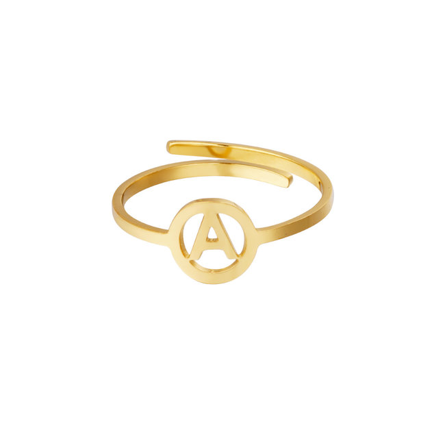 Letter ring goud