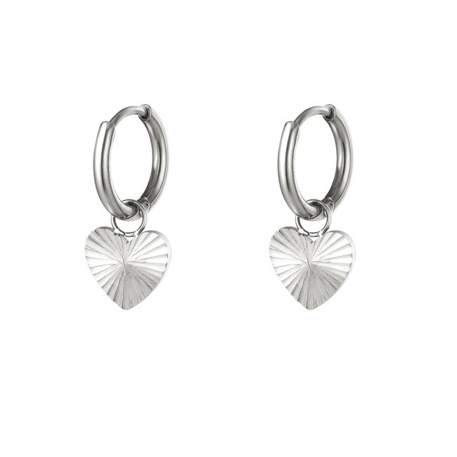 Liefdes creolen zilver met hart