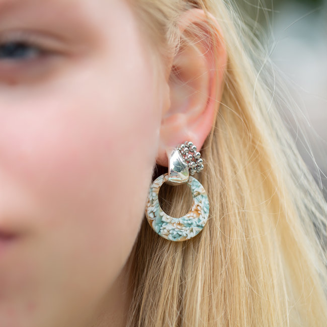 Schijf resin oorbellen
