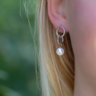 Day & Eve  Schakel oorbel met witte parel