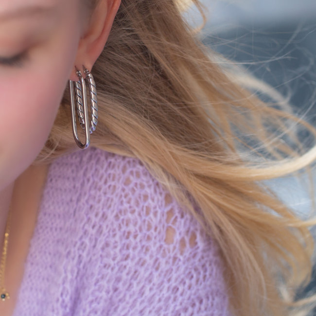 Day & Eve by Go Dutch Label Zilver ovaal lange oorbellen