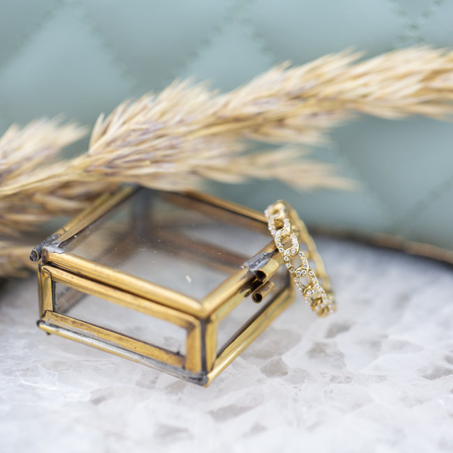 Goud schakel ring met crystal steentjes
