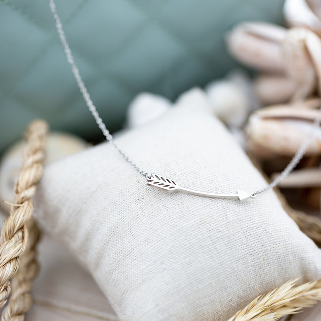 Zilver ketting me tpijl