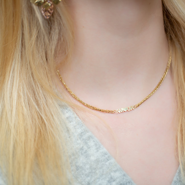 Day & Eve  Goud schakelketting met schakels en amour tekst